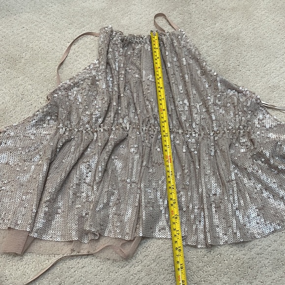 Stunning BCBG pale pink sequin party top - Picture 10 of 10